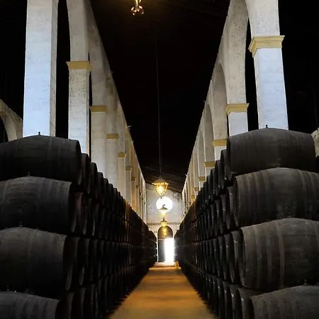 Sherryflat Torneria- Parking Jerez de la Frontera Exterior photo